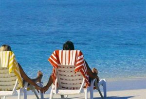 «Chios Pass» και «Kythira Pass»: Πότε ανοίγουν οι αιτήσεις για τα vouchers