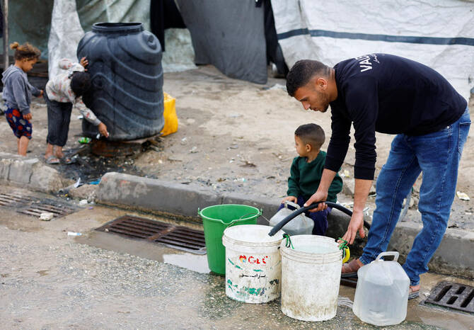 Οι Γιατροί Χωρίς Σύνορα καταγγέλλουν ότι το Ισραήλ χρησιμοποιεί το νερό ως όπλο στη Γάζα