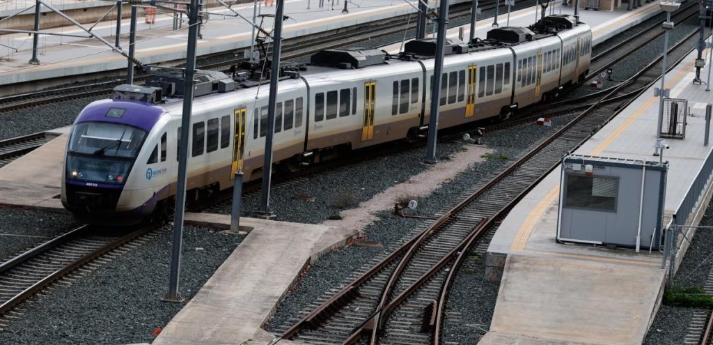 Χωρίς τραίνα και προαστιακό την Πρωτομαγιά