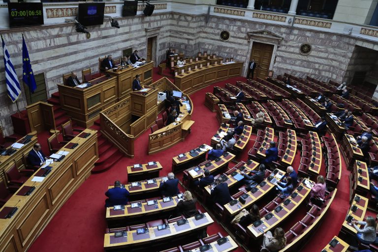 Σφοδρή αντιπαράθεση Φάμελλου και Πέρκα με Μαρκόπουλο για τις υποκλοπές