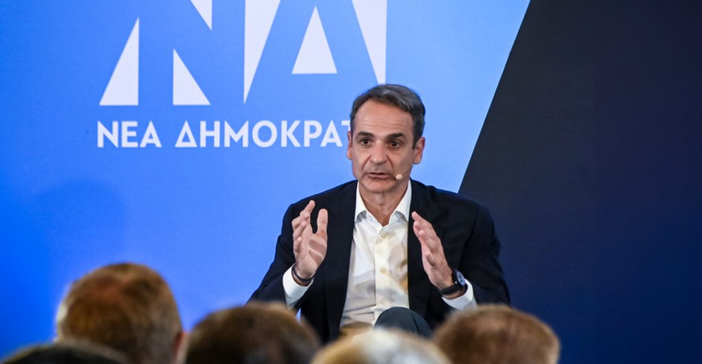 Το Μαξίμου υπερασπίζεται το επιτελικό κράτος, αλλά δεν ανοίγει «μέτωπο» με τους βουλευτές της ΝΔ