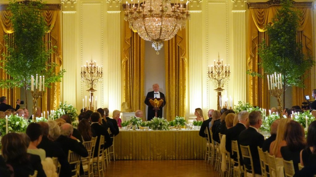 Δείπνο Τραμπ με βασιλιά Κάρολο στον Λευκό Οίκο: Μηνύματα συμμαχίας και αναφορά στον Σαίξπηρ - ΒΙΝΤΕΟ