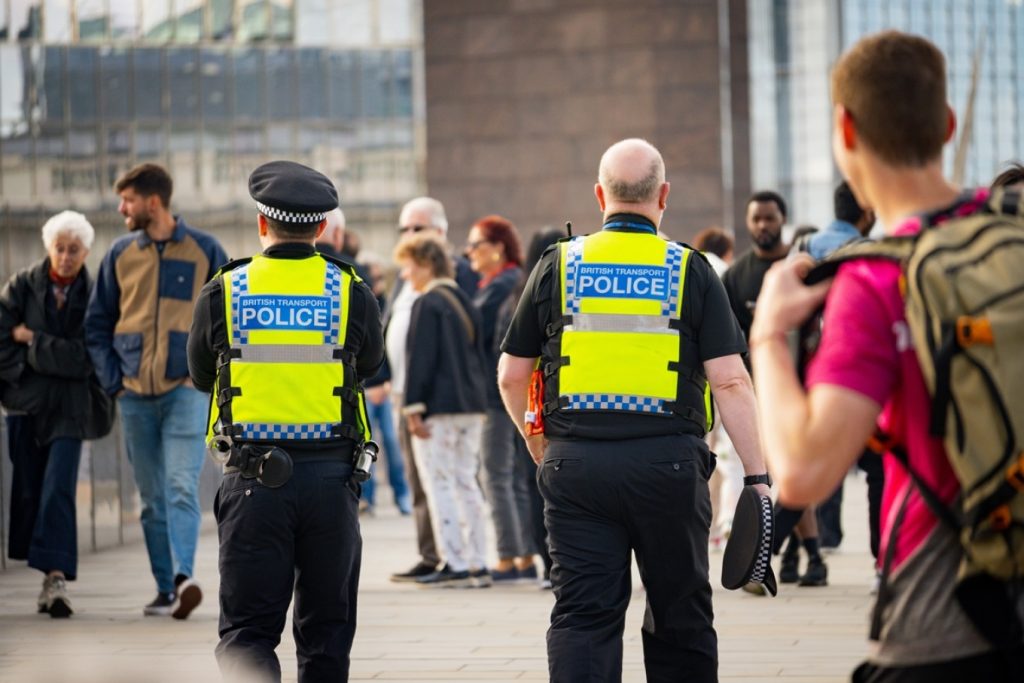 Επίθεση σε συναγωγή στο Λονδίνο: Δύο Εβραίοι τραυματίστηκαν σοβαρά - Συνελήφθη ο δράστης