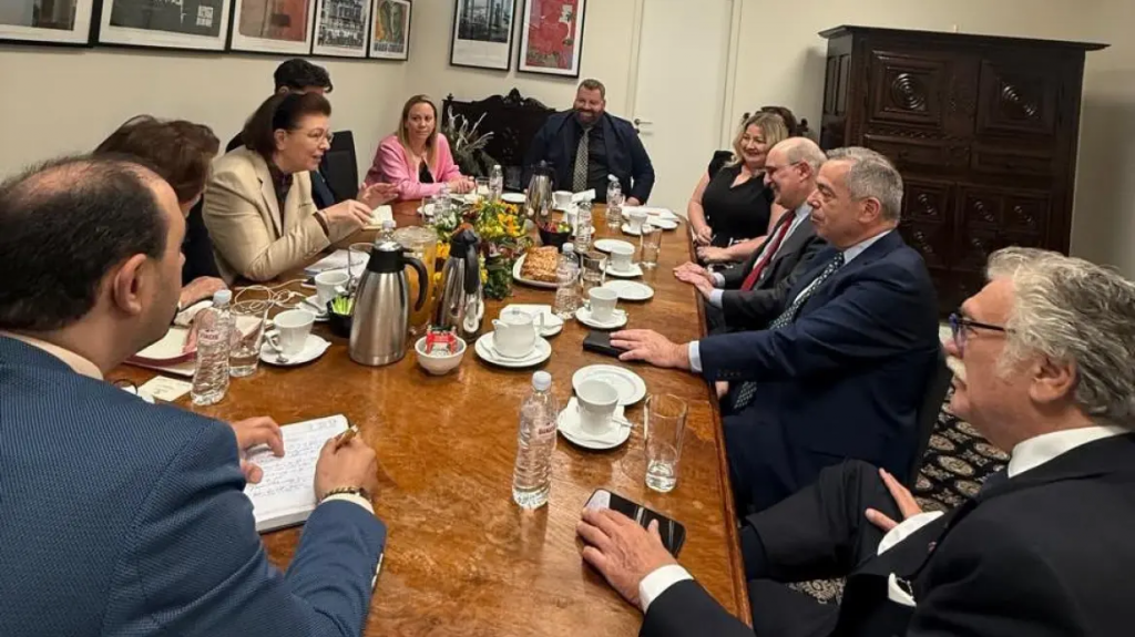 Συνάντηση με εκπροσώπους του Παγκοσμίου Οργανισμού Εβραϊκών Αποκαταστάσεων, είχε η Λίνα Μενδώνη