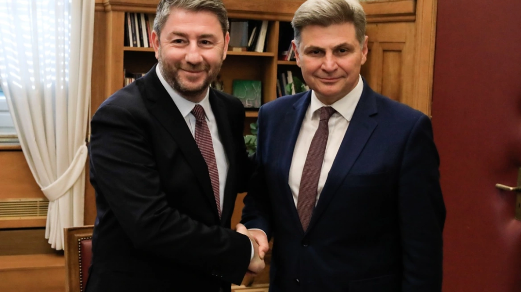 Με τον Ανδρουλάκη συναντήθηκε ο Νικόλας Φαραντούρης - Επίσημα στο ΠΑΣΟΚ