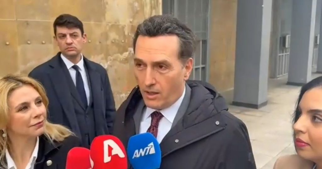 Πρωταπριλιάτικο αστείο από τον Μιχάλη Δημητρακόπουλου πριν την δίκη για το revenge porn σε βάρος της Ιωάννας Τούνη