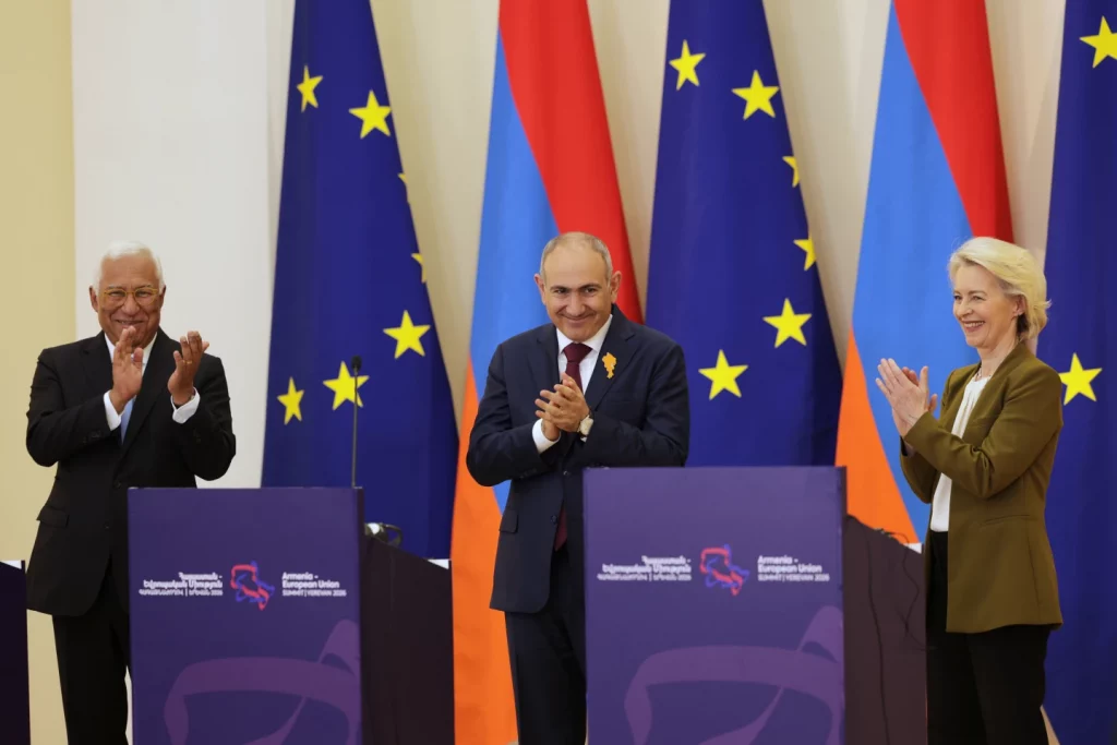 Ιστορική Σύνοδος Κορυφής στην Αρμενία, που απομακρύνεται από τη Ρωσία