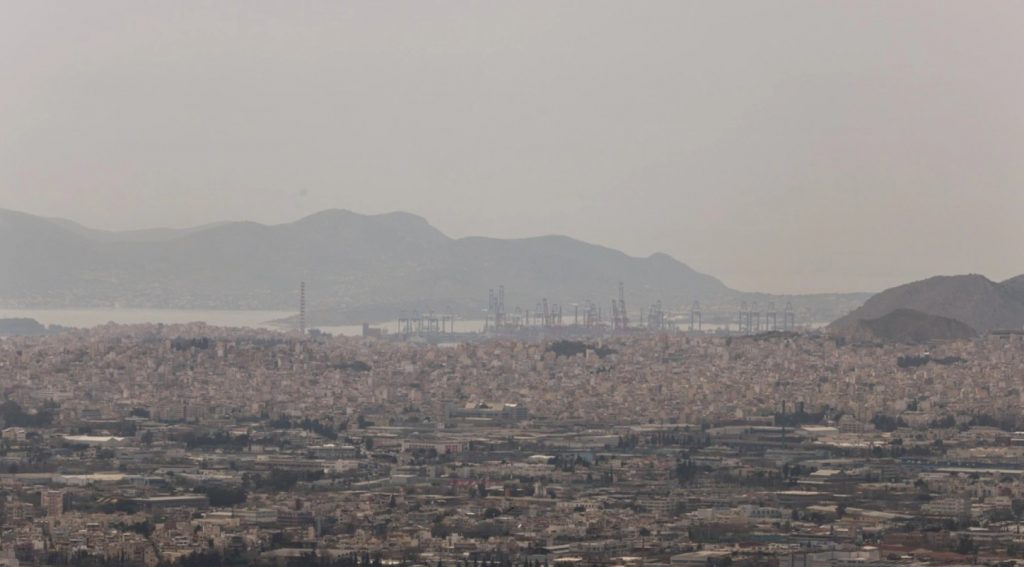 Καιρός: Σκόνη, υψηλές θερμοκρασίες αλλά και βροχές τις επόμενες ημέρες