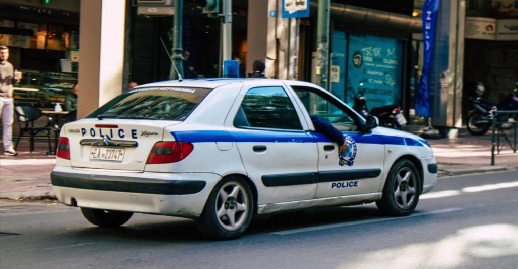 Ομόνοια: Ιρανός επιτέθηκε σε άνδρα με κλαδευτήρι για να του πάρει το πατίνι
