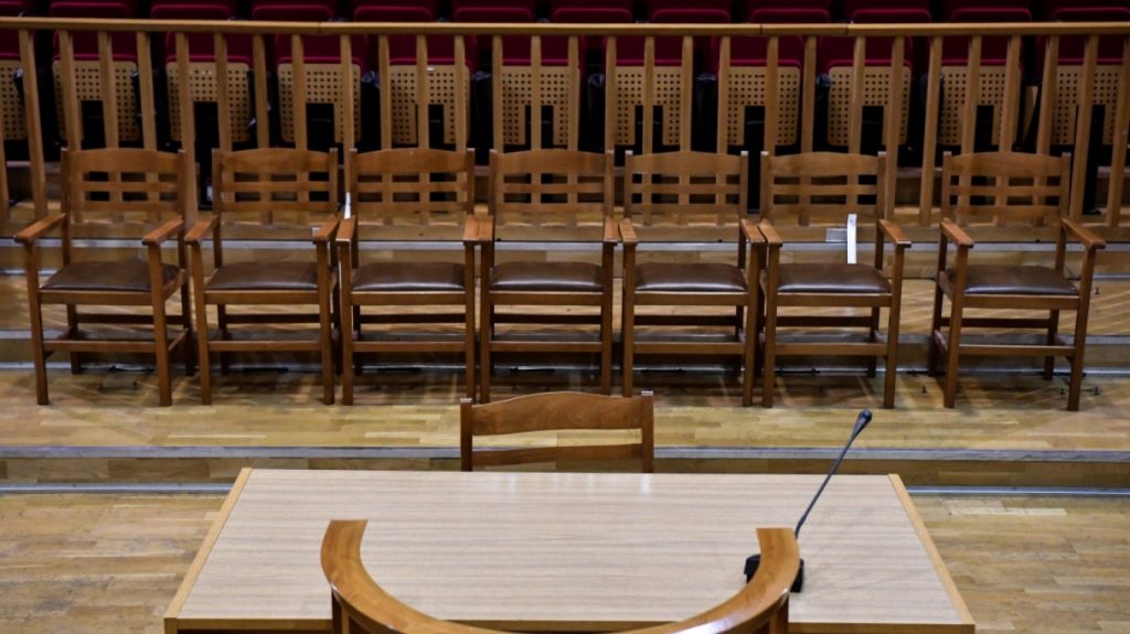 Κηφισιά: Στη φυλακή ο ντελιβεράς που πετούσε πέτρες σε περαστικούς