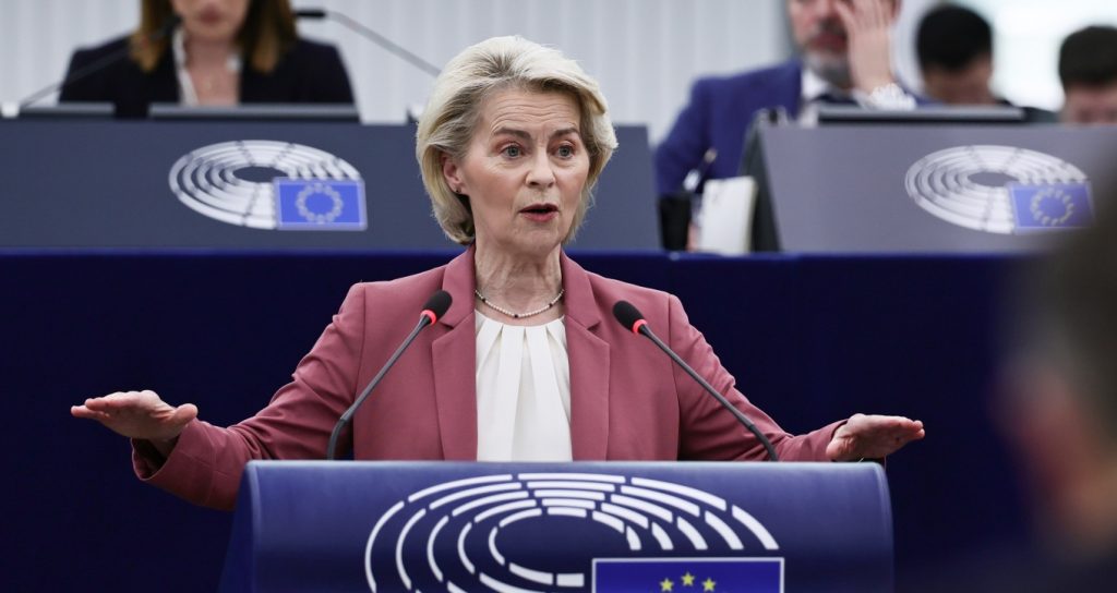Φον ντερ Λάιεν: Σχεδιάζονται νέοι κανονισμοί για τα social media και την προστασία των παιδιών