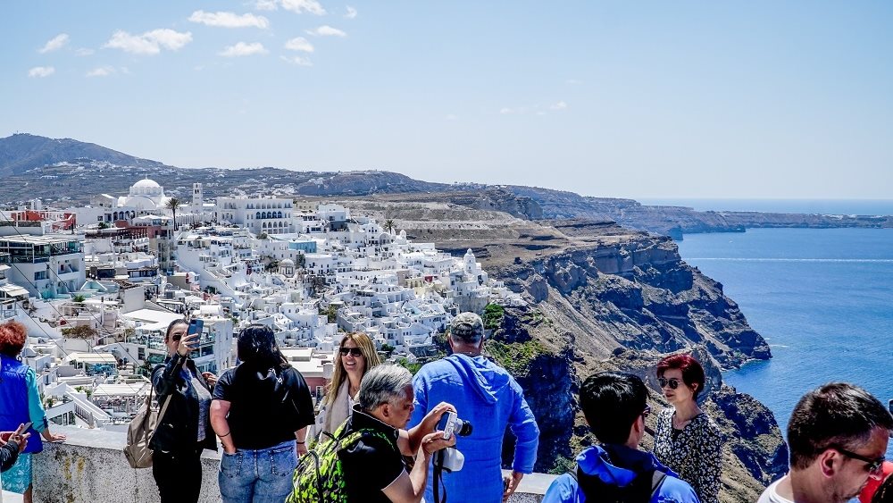 TUI: Ελλάδα και Ισπανία οι πλέον ευνοημένοι προορισμοί από τις κρατήσεις "της τελευταίας στιγμής"
