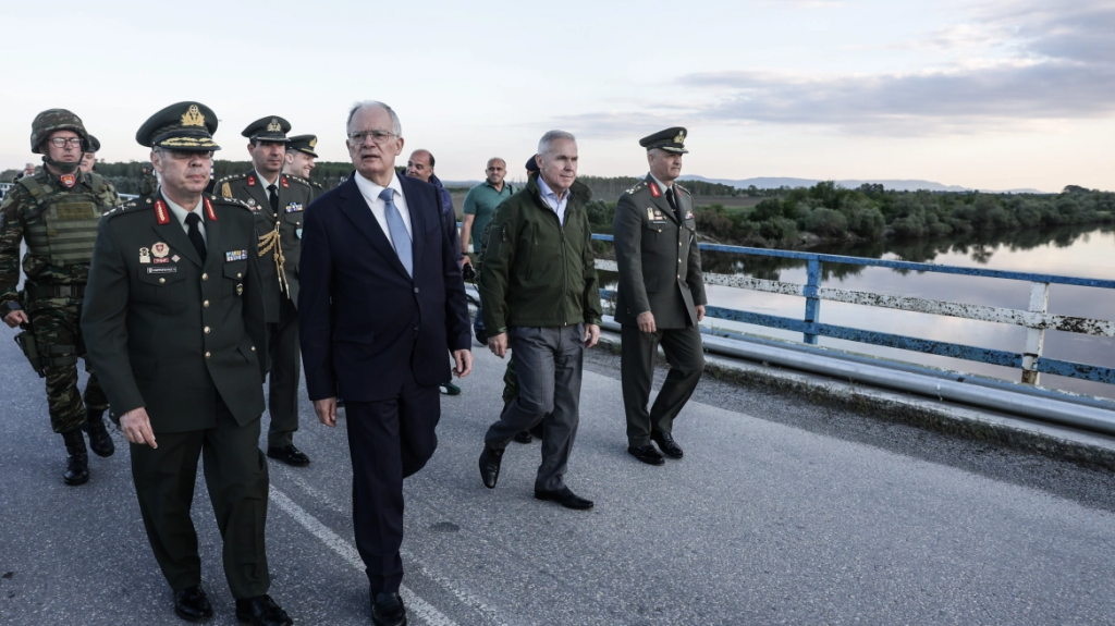 Η Ελλάδα προστατεύει τα σύνορά της σε θάλασσα και ξηρά κατά τρόπο απόλυτο, τόνισε ο Κωνσταντίνος Τασούλας από τον Έβρο