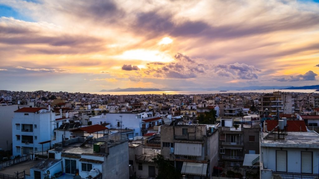 Έντονη οσμή στα νότια προάστια: Τα δύο σενάρια για την προέλευσή της