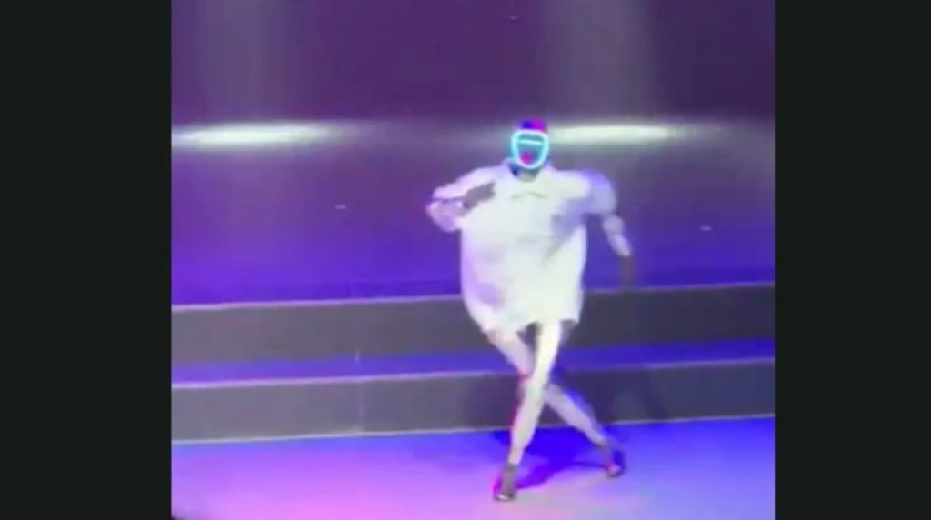 Ρομπότ προσπάθησε να χορέψει το «Billie Jean» του Μάικλ Τζάκσον αλλά δεν πήγε τόσο καλά - ΒΙΝΤΕΟ