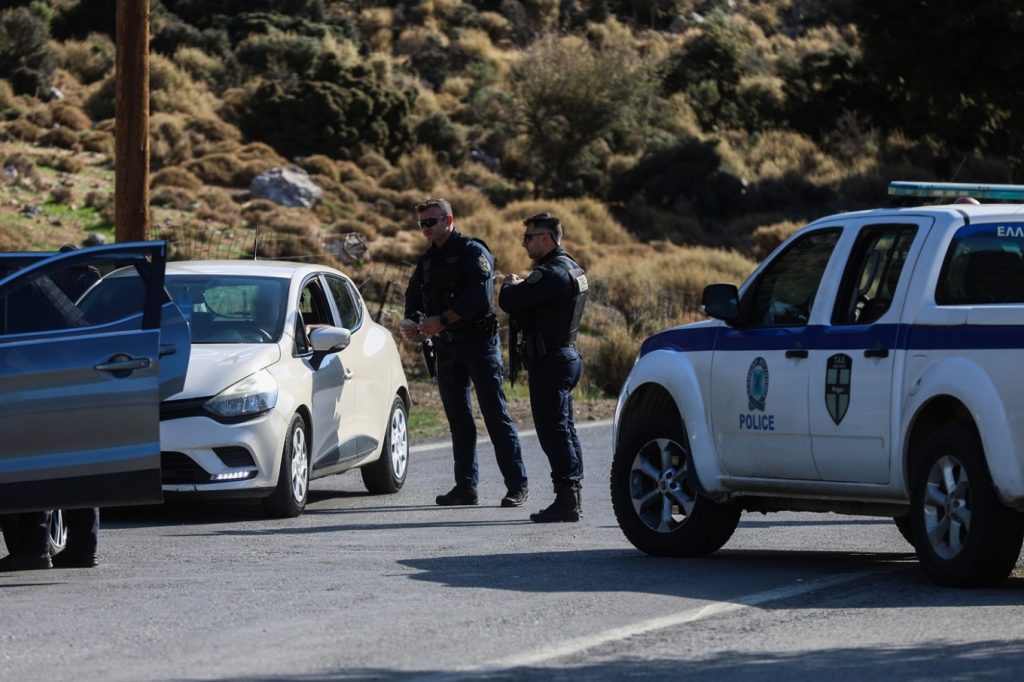 Τουλάχιστον 20 έλεγχοι σε σπίτια στα Ζωνιανά, το Ηράκλειο και τον Άγιο Νικόλαο