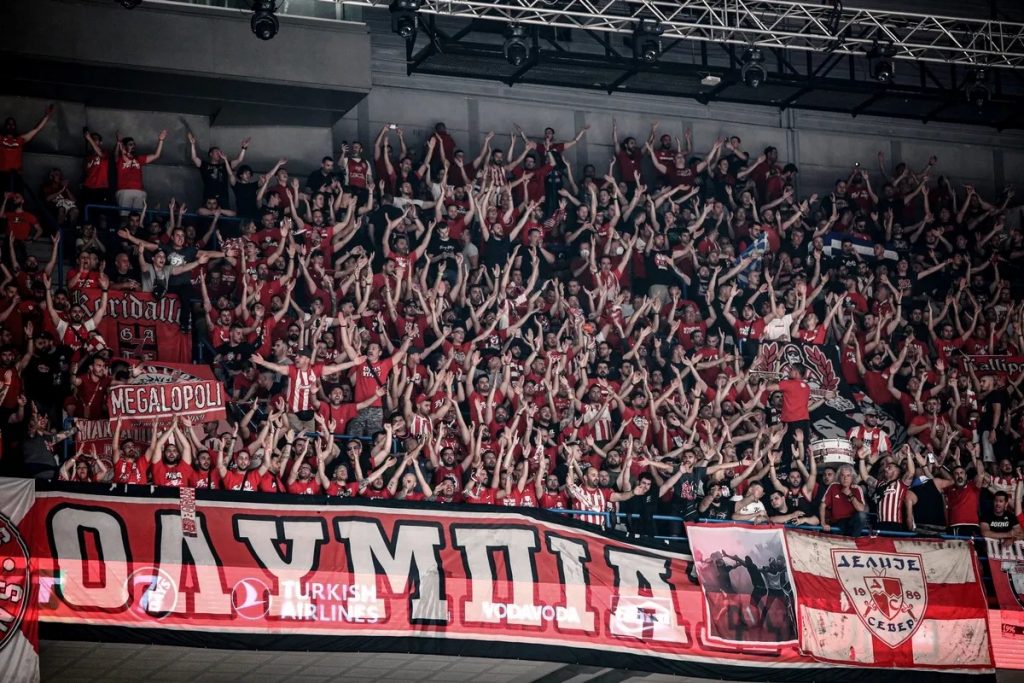 260522121816_olympiacos-fans-1200×800-1