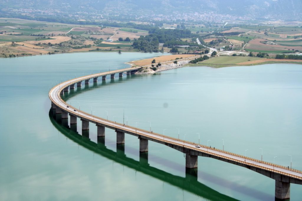 Θρίλερ στην Κοζάνη με νεκρό άνδρα σε λίμνη, ήταν μέσα σε αυτοκίνητο