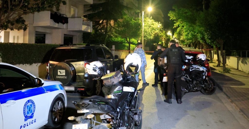 Χολαργός: Ψάχνουν τι όπλισε το χέρι του 57χρονου που πυροβόλησε τη σύζυγό του και μετά αυτοκτόνησε - Οι δύο κρότοι και η κραυγή «βοήθεια» που ακούστηκε