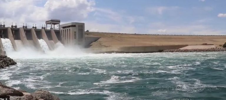 Η Συρία σε κατάσταση έκτακτης ανάγκης κατά μήκος του Ευφράτη εν μέσω κινδύνου πλημμύρας