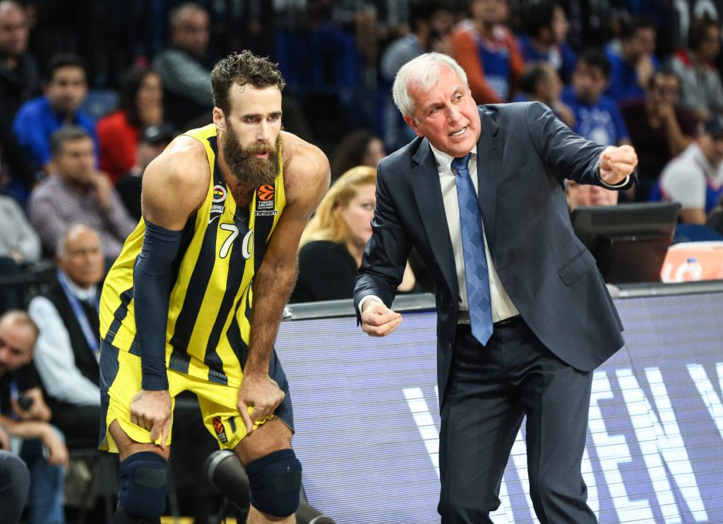 Anadolu Efes v Fenerbahce: Turkish Airlines Euroleague