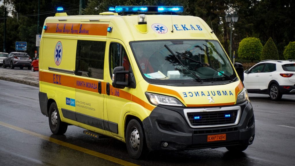 Ηλιόπουλη: Δύο 17χρονες έπεσαν από τον έκτο όροφο πολυκατοικίας