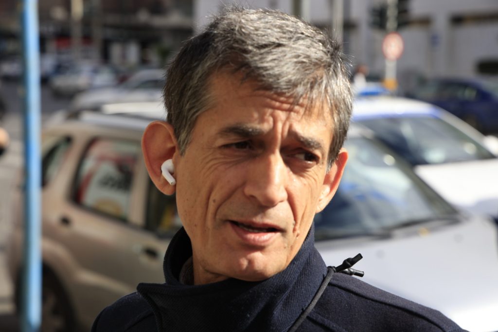 Καρανίκας για Τσίπρα - Καρυστιανού: Ο ένας αντιγράφει τον άλλον, η ΕΛΑΣ μάζεψε ό,τι ρετάλι υπάρχει από τον ΣΥΡΙΖΑ