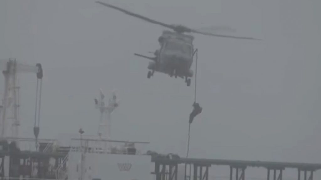 Μακρόν: Γαλλικές δυνάμεις κατάσχεσαν ένα ακόμη δεξαμενόπλοιο του ρωσικού σκιώδους στόλου