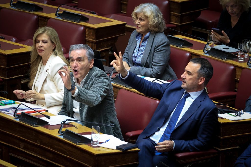 «Διαλύεται» η Νέα Αριστερά - Ανεξαρτητοποιούνται σήμερα Χαρίτσης, Ηλιόπουλος, Αχτσιόγλου, Τζανακόπουλος, Ζεϊμπέκ, Τζούφη και Φωτίου