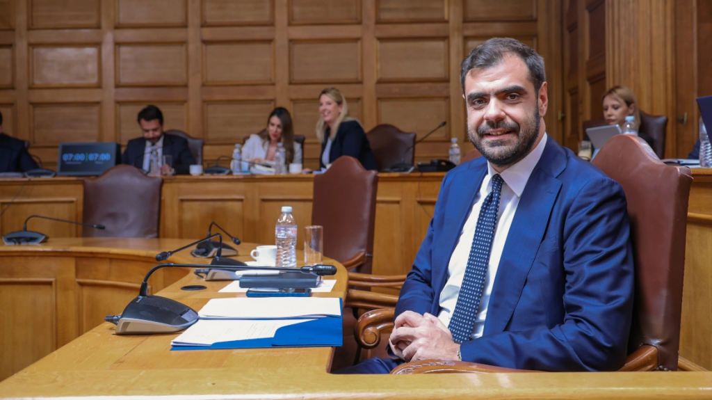 Νομοθετούμε σαφείς και διαφανείς κανόνες αδειοδότησης για τα περιφερειακά κανάλια, δήλωσε ο Παύλος Μαρινάκης στη Βουλή
