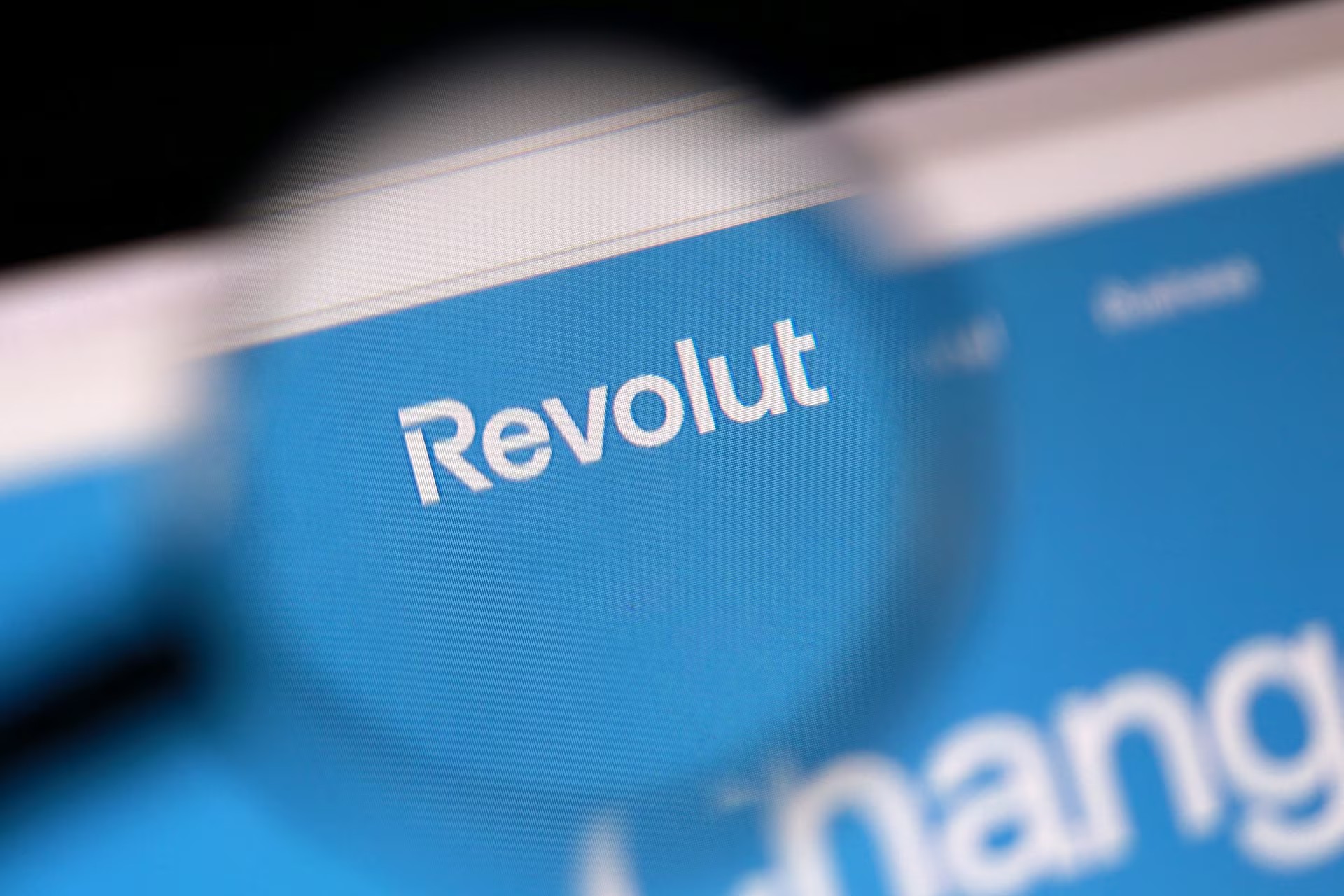 Revolut: Έγκριση από την Τράπεζα της Ελλάδος για ελληνικό υποκατάστημα και GR IBAN