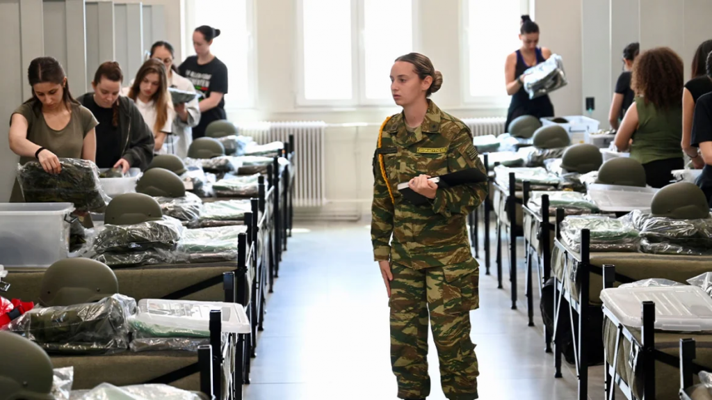 Για πρώτη φορά εθελόντριες στον Στρατό - Ιστορική μέρα για τις γυναίκες στις Ένοπλες Δυνάμεις - Δείτε φωτογραφίες