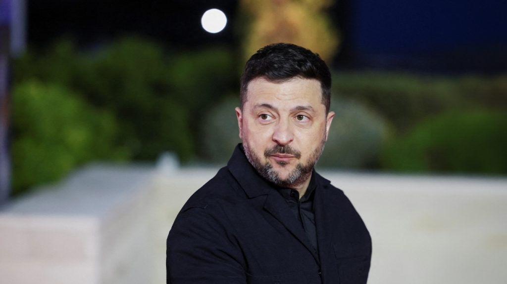 «Οι Ρώσοι πρέπει να νιώσουν τι σημαίνει πόλεμος» λέει ο Ζελένσκι στον Guardian - Η αποκάλυψη για τη συνάντηση με Αμπράμοβιτς