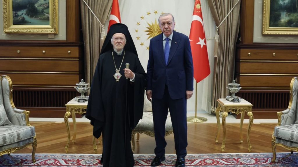 Τουρκία: Με τον Ρετζέπ Ταγίπτ Ερντογάν συναντήθηκε ο Πατριάρχης Βαρθολομαίος - Η Θεολογική Σχολή της Χάλκης στο επίκεντρο