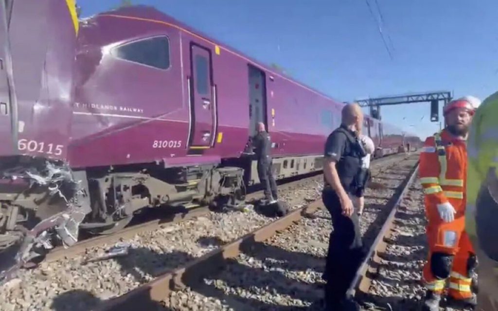 260619210439_bedford_train
