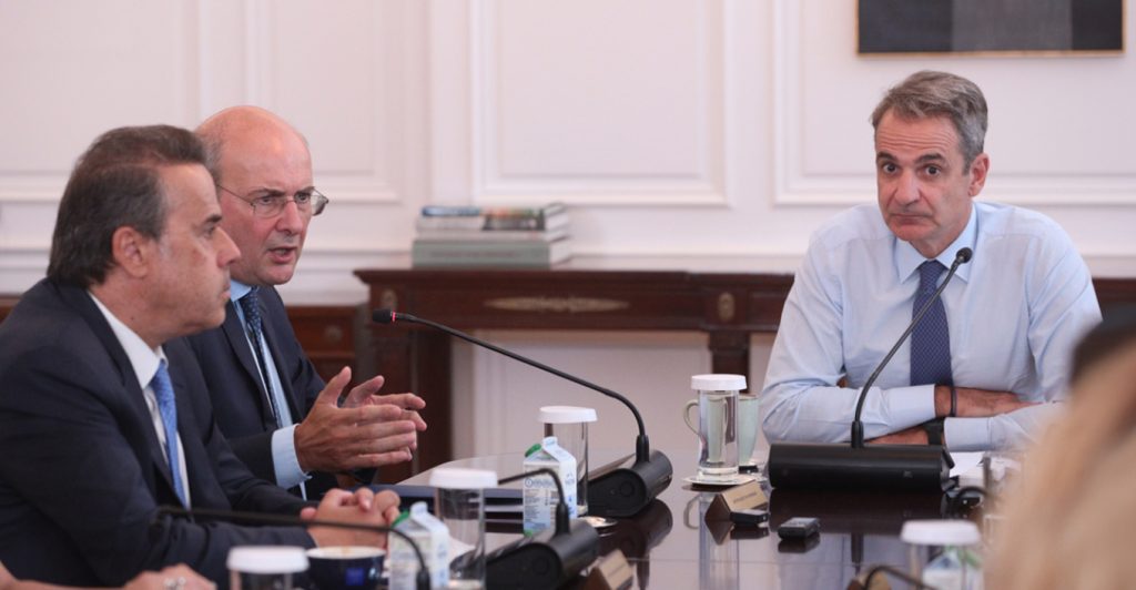 Ξεκίνησε η σύνταξη του προγράμματος της ΝΔ για το 2027 υπό τον Χατζηδάκη: Οι τέσσερις άξονες για το κοινωνικό κράτος