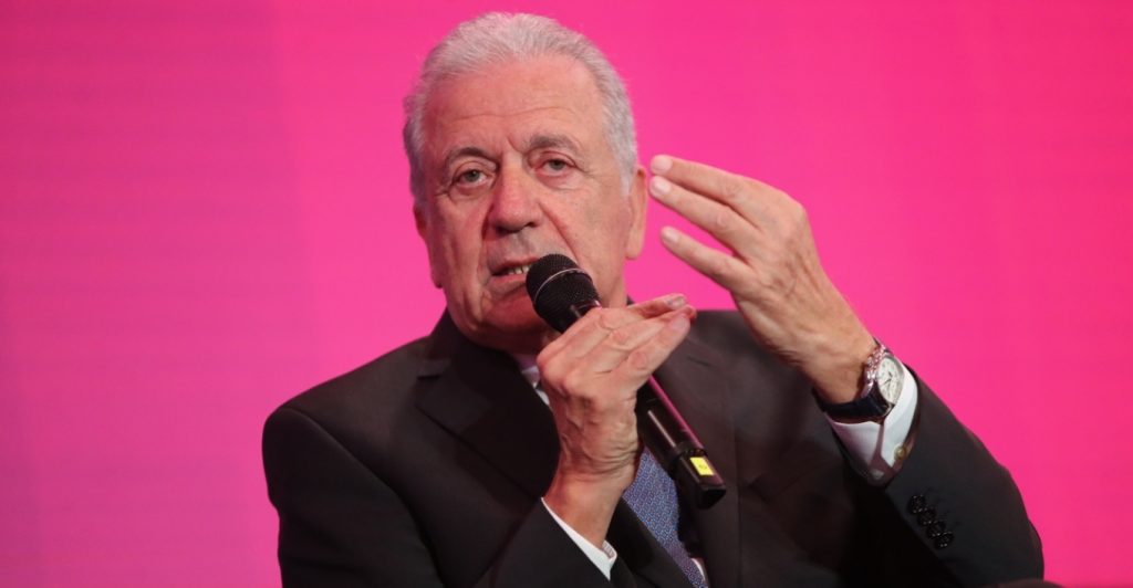 Δ. Αβραμόπουλος για το ένταλμα σύλληψης για το QatarGate: Μιλάμε για σκοπιμότητα, πληρωνόμουν γιατί μου το ενέκρινε η κυρία φον ντερ Λάιεν