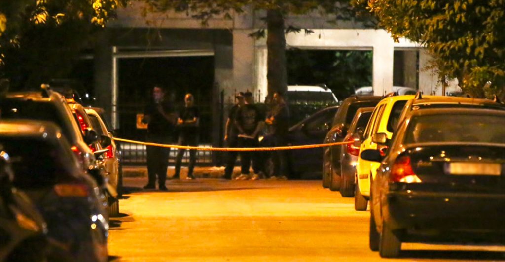 Σοκ στην Καλλιθέα: Νεκρός νεαρός μετά από συμπλοκή 10 ατόμων - Βρέθηκε το μαχαίρι, 14 προσαγωγές