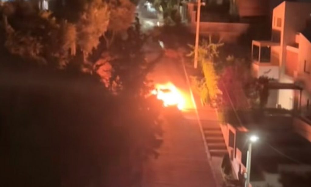 260628122142_car_voula_fire