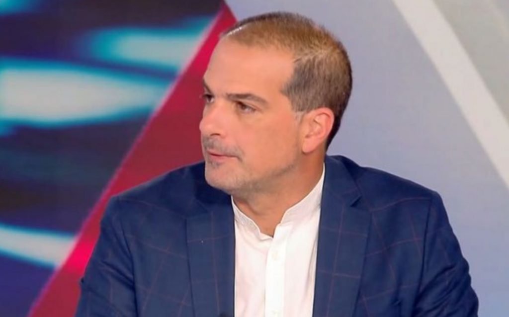 Γ. Σακελλαρίδης: Ο Τσίπρας αντιμετωπίζει ως περιτύλιγμα σε δώρο όσους έφυγαν από τη Νέα Αριστερά