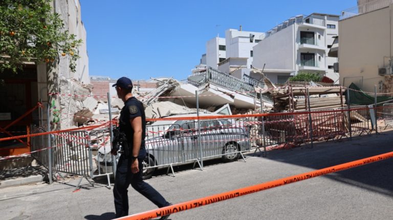 Πετράλωνα: Τα SMS που δείχνουν ότι οι μηχανικοί γνώριζαν τον κίνδυνο κατάρρευσης - Πώς απετράπη η τραγωδία