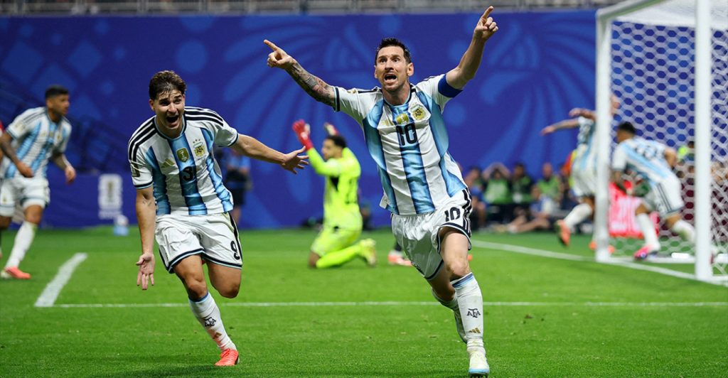 260707211724_maketa-argentini-messi