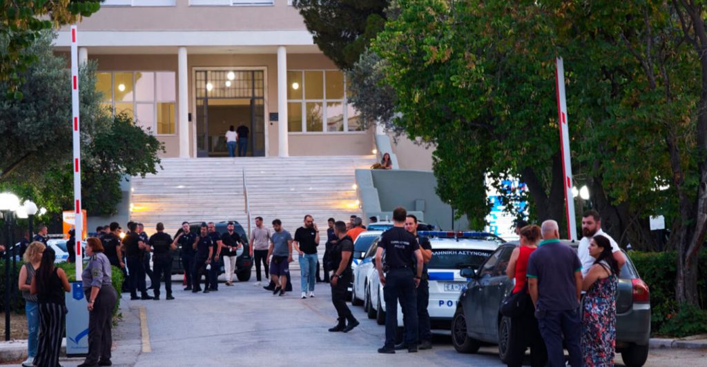 Φωτιά στο Σισμανόγλειο νοσοκομείο: Νεκρή μία 90χρονη, υπέστη ανακοπή κατά την εκκένωση