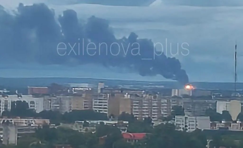 Η Ουκρανία συνεχίζει να χτυπά πετρελαϊκές υποδομές βαθιά μέσα στη Ρωσία: Εκτός λειτουργίας το μεγαλύτερο διυλιστήριο