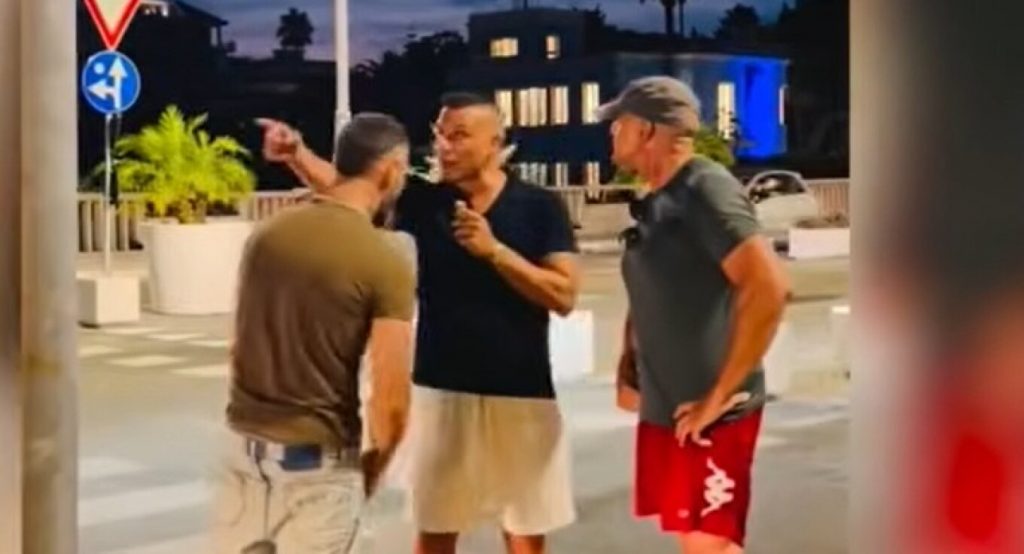Σάλος στην Ιταλία: Aκροδεξιός επιχειρηματίας ξυλοκόπησε μετανάστη και πόσταρε το βίντεο online
