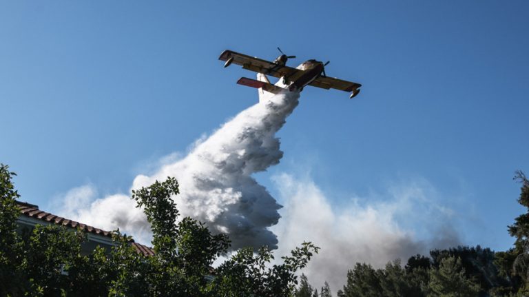 Φωτιά τώρα στην Εύβοια - Καίγεται αγροτοδασική έκταση στο Αλιβέρι
