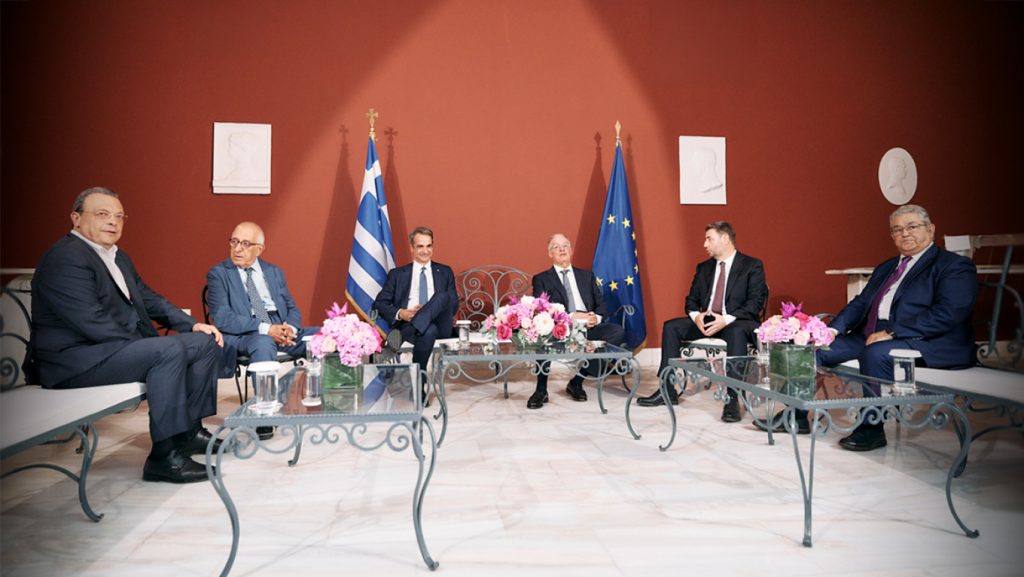 «Πυρετός» για τη δεξίωση για την Αποκατάσταση της Δημοκρατίας: Ποιοι θα δώσουν το πάρων και ποιοι όχι