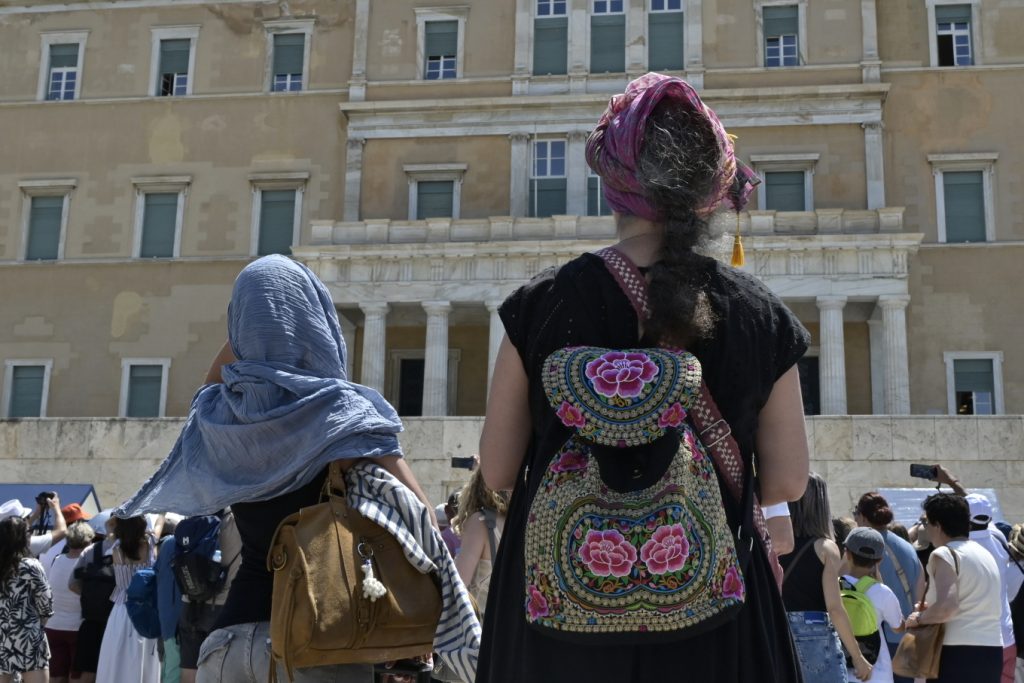 Καιρός: Στους 38°C ο υδράργυρος σήμερα - Πού θα βρέξει