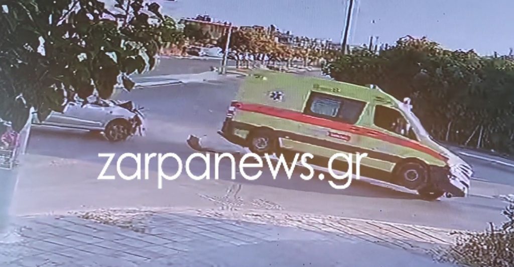 «Ήταν 500 μέτρα από το νοσοκομείο»: Ο διοικητής του νοσοκομείου Χανίων περιγράφει πώς έγινε το τροχαίο με το ασθενοφόρο που συγκρούστηκε με ΙΧ