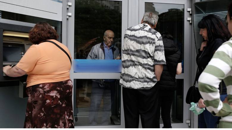 Συντάξεις χηρείας: Τέλος στις περικοπές μετά από 10 χρόνια – Τι αλλάζει